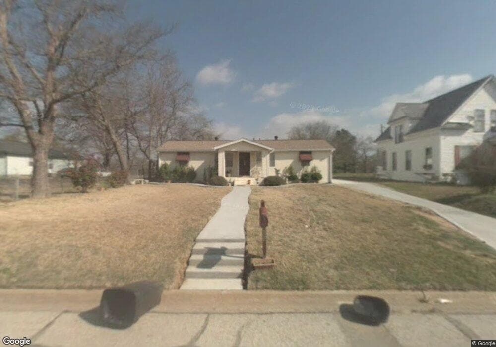 405 Martin Luther King St, Denison, TX 75020 - photo 1