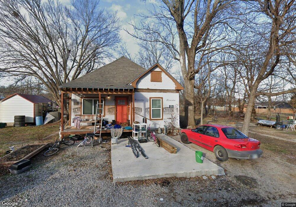 2525 Felix Ave, Parsons, KS 67357 - photo 1