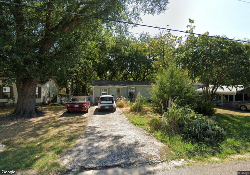 1230 Pecan St, Bonham, TX 75418 - photo 1