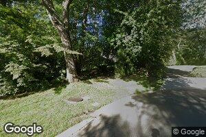 8 Pin Oak Ct, Glen Head, NY 11545