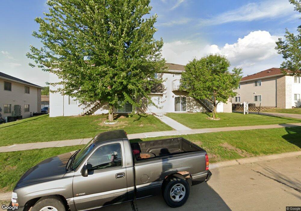 3517 Queen Dr SW unit 5, Cedar Rapids, IA 52404 - photo 1