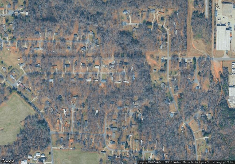 170 Red Oak Dr, Statesville, NC 28677 - photo 1