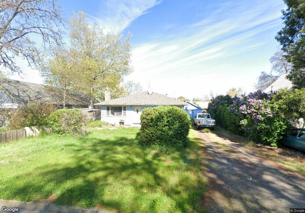 135 Laurel St, Central Point, OR 97502 - photo 1