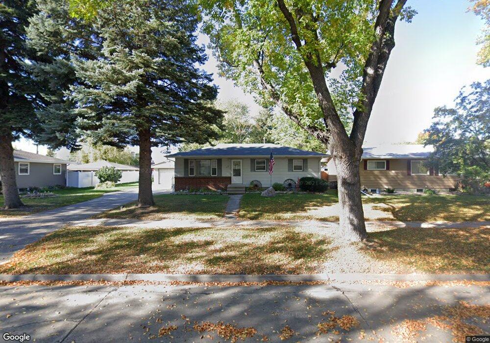 912 S 19th St, Grand Forks, ND 58201 - photo 1