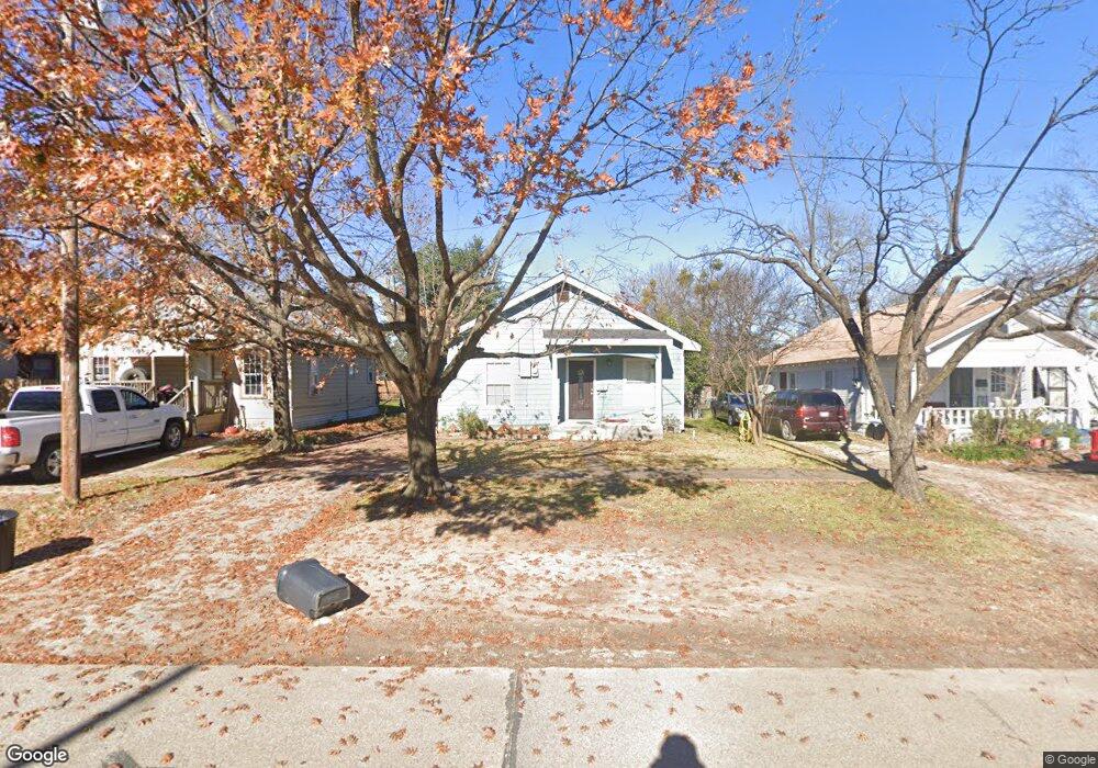 704 E Milam St, Ennis, TX 75119 - photo 1