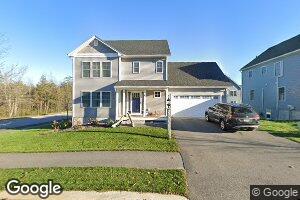 8 Clipper St, Cumberland Foreside, ME 04110