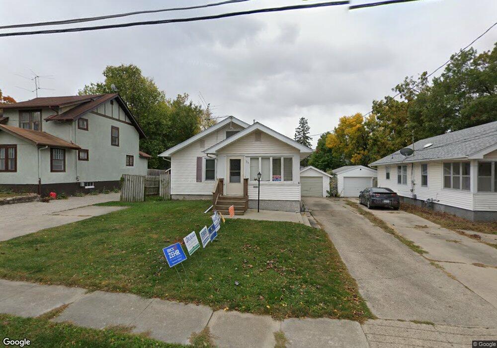 711 S 4th Ave W, Newton, IA 50208 - photo 1