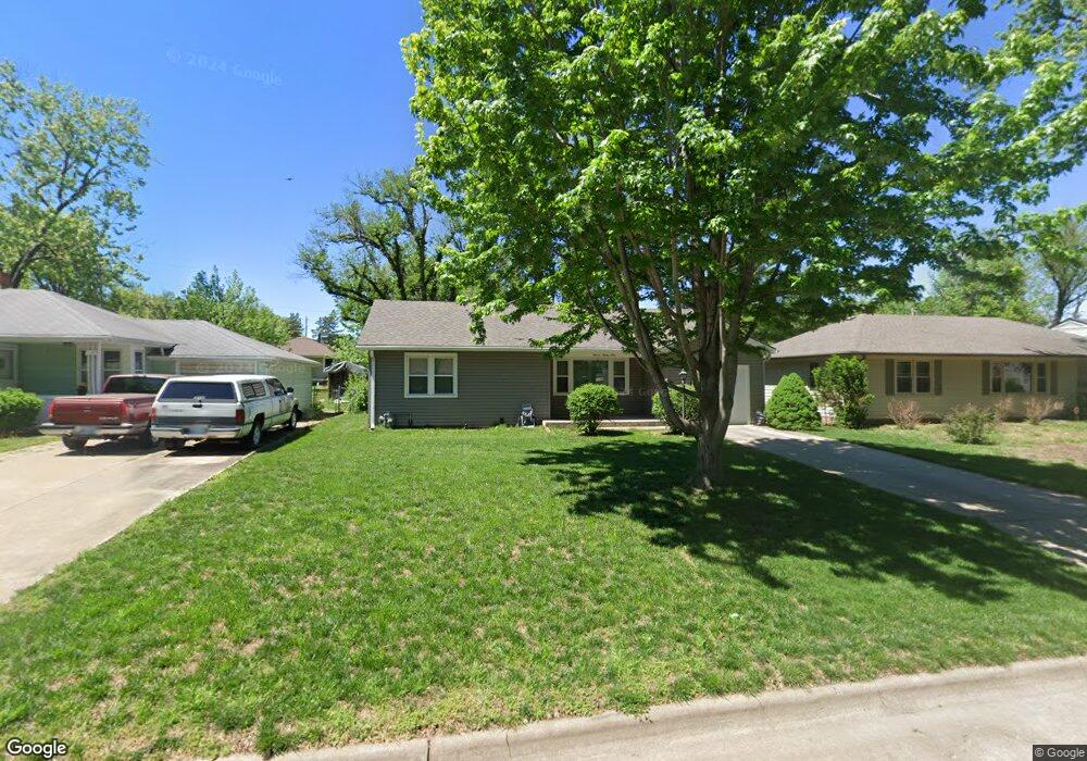 1139 SW Collins Ave, Topeka, KS 66604 - photo 1