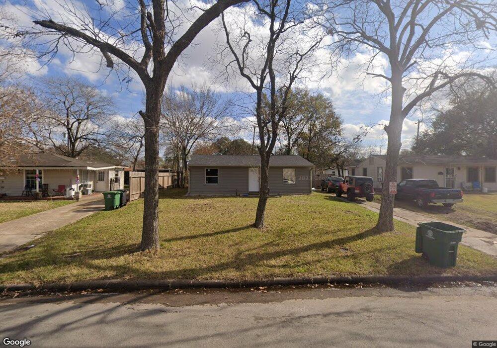 7610 Arnim St, Houston, TX 77087 - photo 1