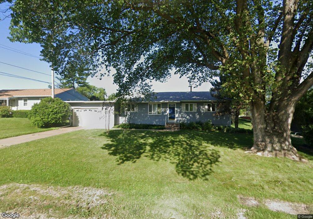 4334 N Hancock Ave, Davenport, IA 52806 - photo 1