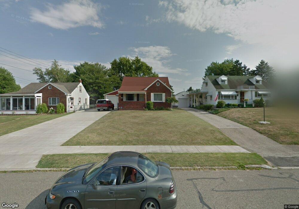 566 W Wilson St, Struthers, OH 44471 - photo 1