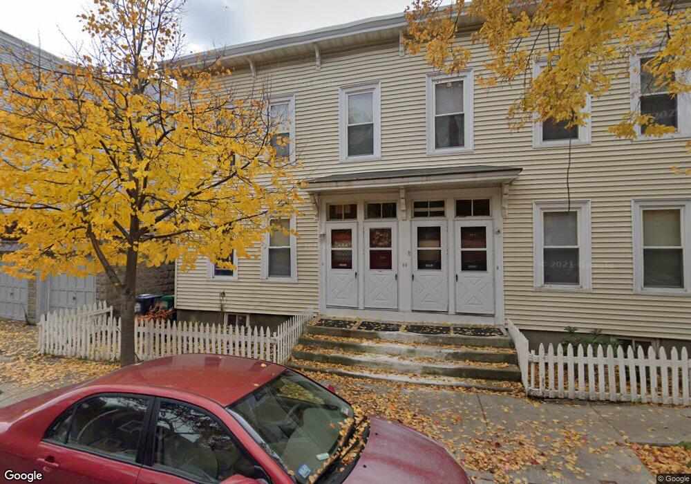 560 Green St unit 1, Cambridge, MA 02139 - photo 1