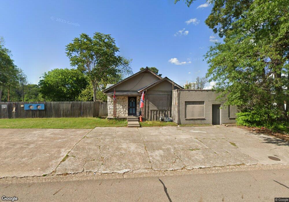 1304 W 7th St, Texarkana, TX 75501 - photo 1