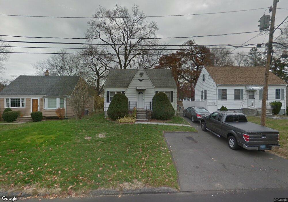 33 Cedar Crest Place, Norwalk, CT 06854 - photo 1