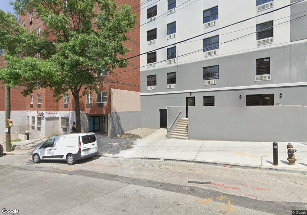 229 W Kingsbridge Rd, Bronx, NY 10463 - photo 1