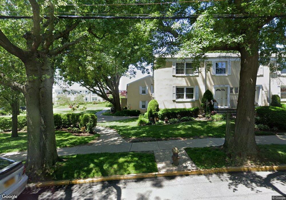 71-18 Little Neck Pkwy unit Upper, Jamaica, NY 11426 - photo 1