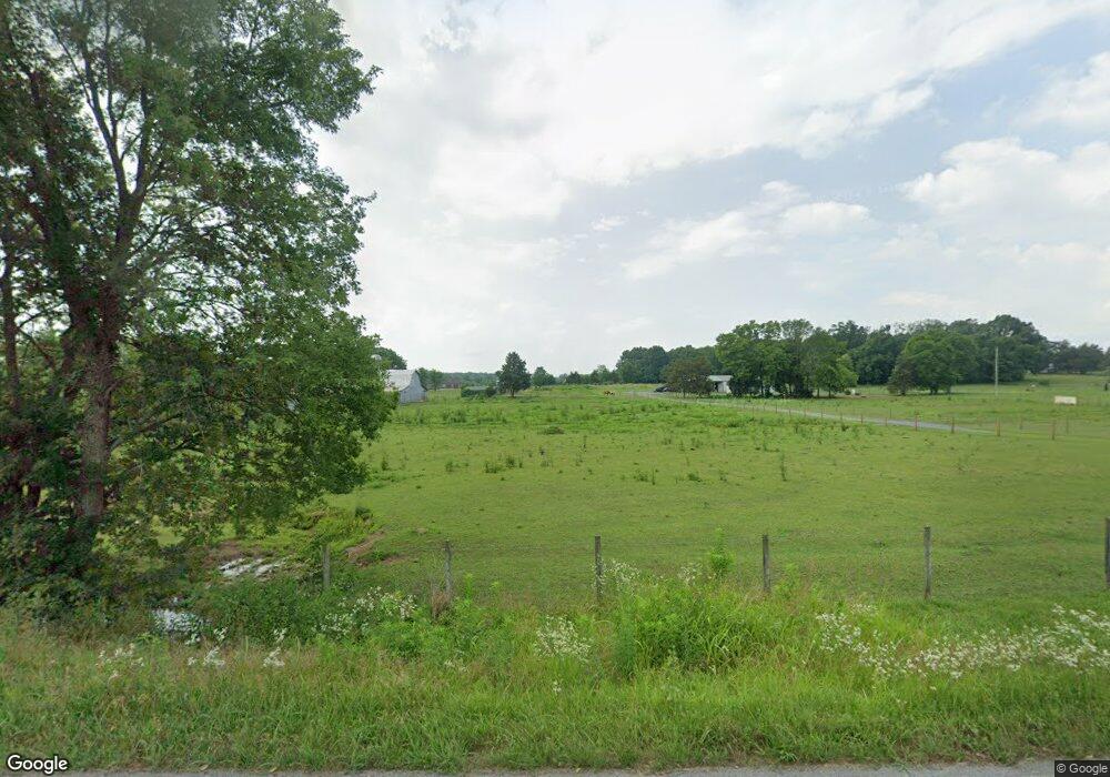 305 Dixon Rd, Shelbyville, TN 37160 - photo 1