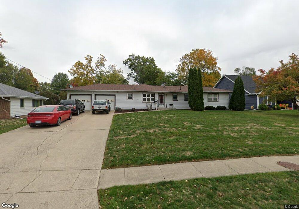 520 E 3rd St S, Newton, IA 50208 - photo 1