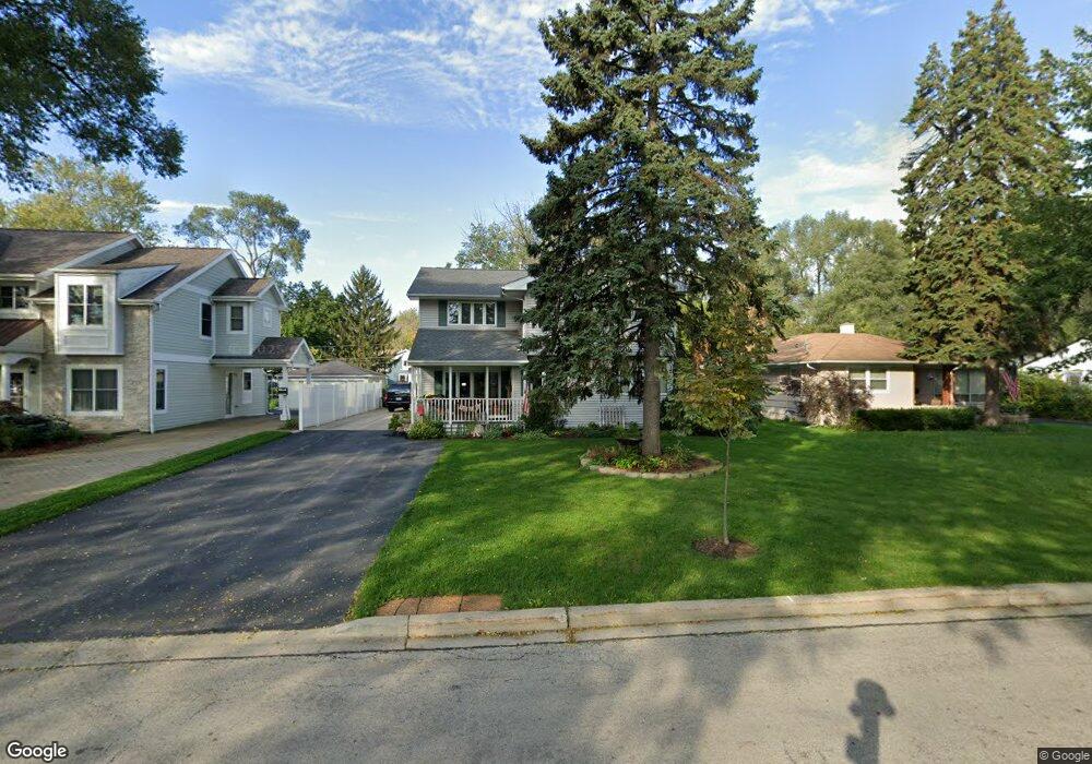 2207 Cardinal Dr, Rolling Meadows, IL 60008 - photo 1