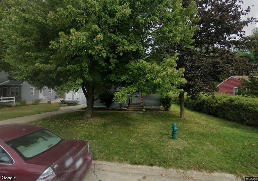 1200 33rd St SE, Cedar Rapids, IA 52403 - photo 1