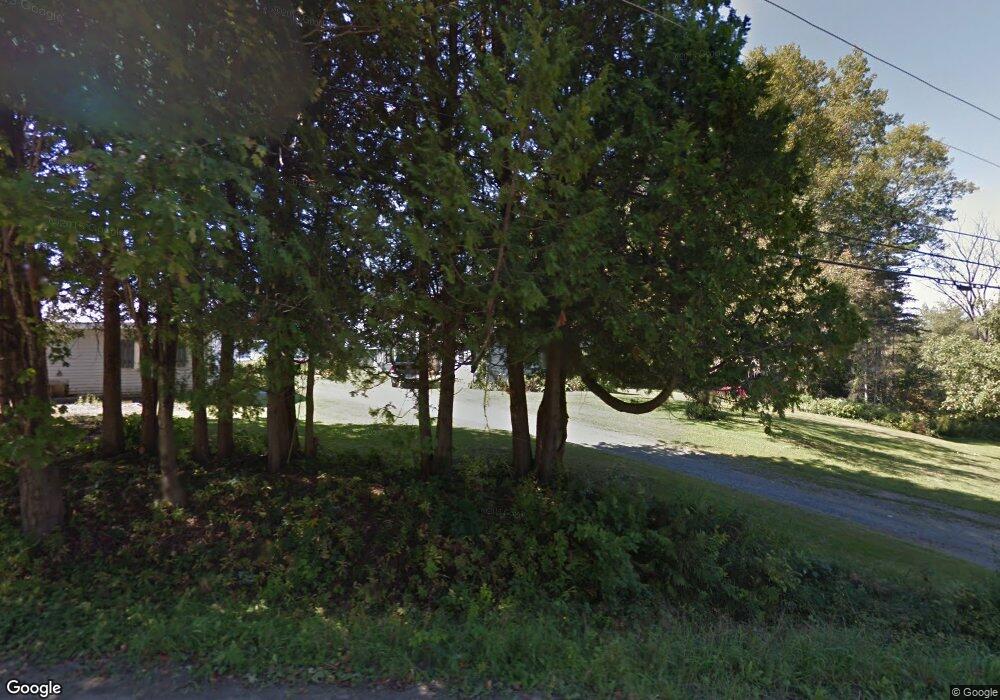 673 Walsh Rd, Saint Johnsbury, VT 05819 - photo 1