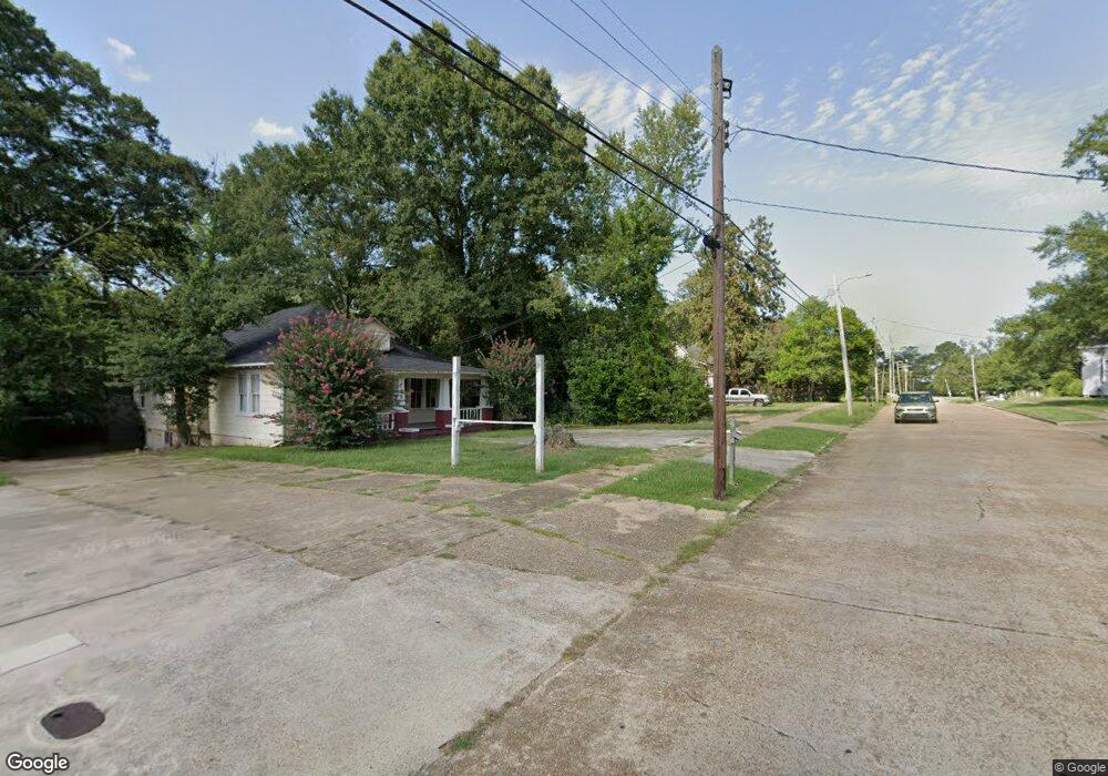 520 W Michigan Ave, McComb, MS 39648 - photo 1