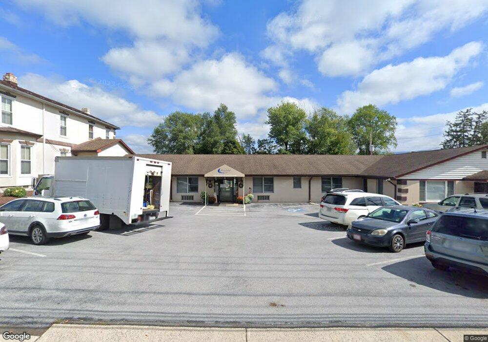 122 N Hawksbill St, Luray, VA 22835 - photo 1