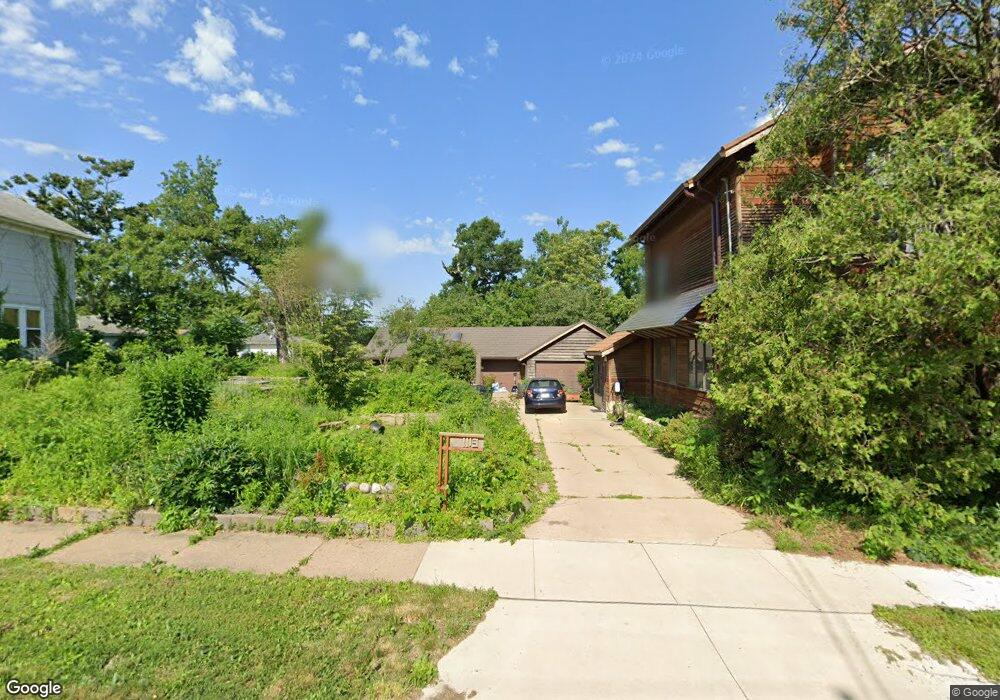 1113 19th St SE, Cedar Rapids, IA 52403 - photo 1