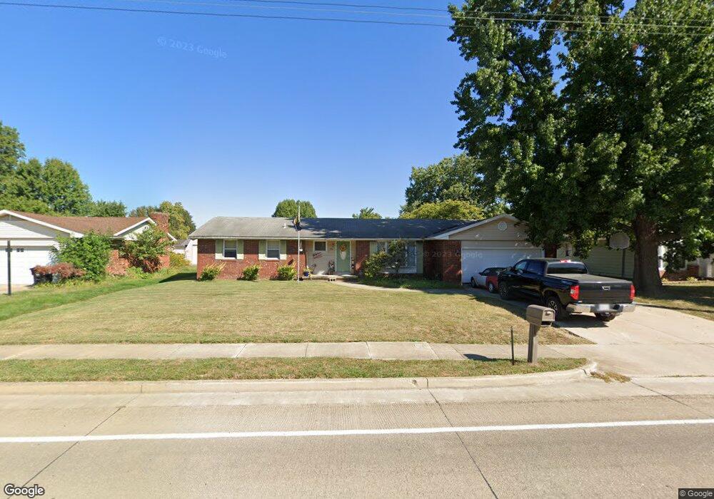 1008 W Evergreen Ave, Effingham, IL 62401 - photo 1