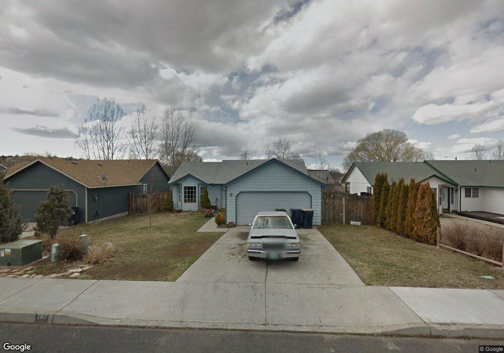 2017 SW 29th St, Redmond, OR 97756 - photo 1