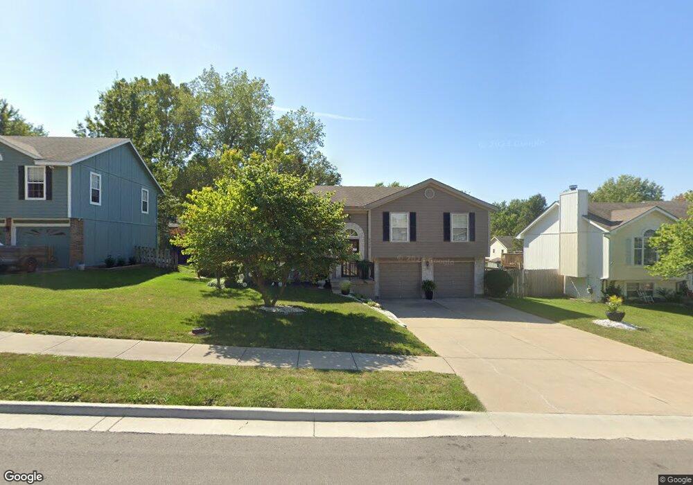 207 W Calico Dr, Raymore, MO 64083 - photo 1