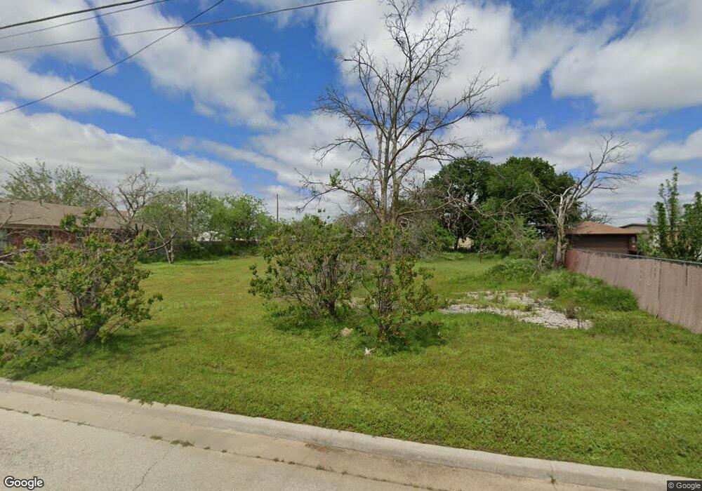 1228 Cherokee St, Weatherford, TX 76086 - photo 1