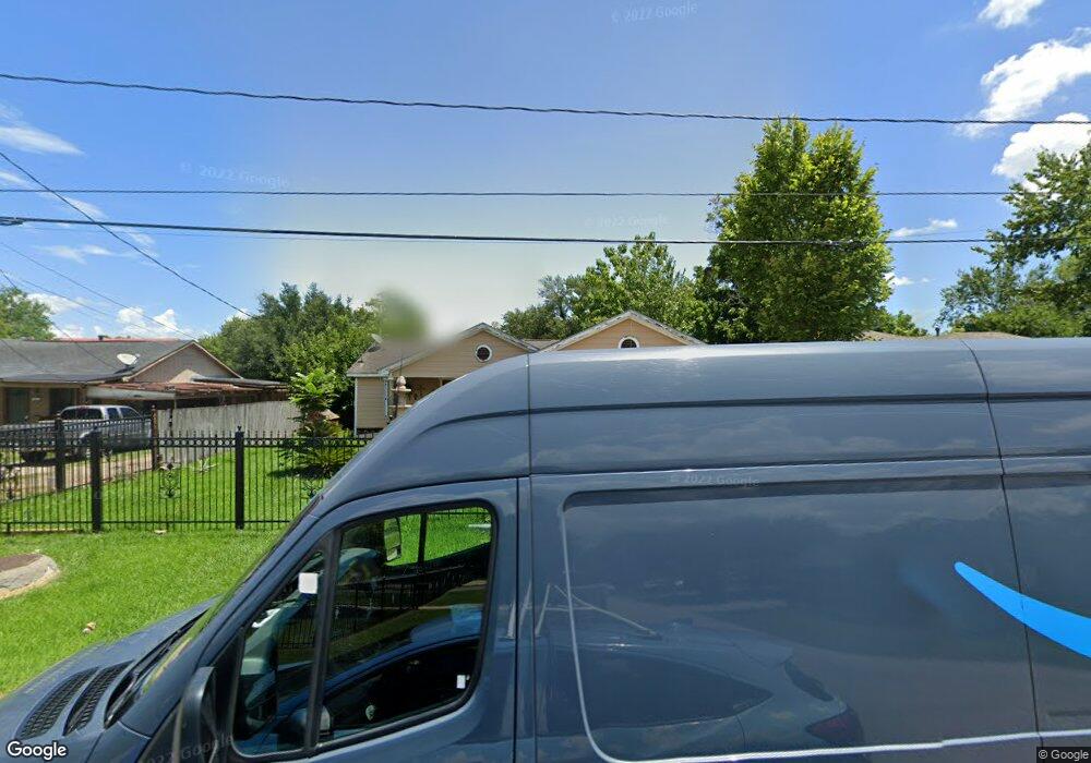 1037 Evanston St, Houston, TX 77015 - photo 1