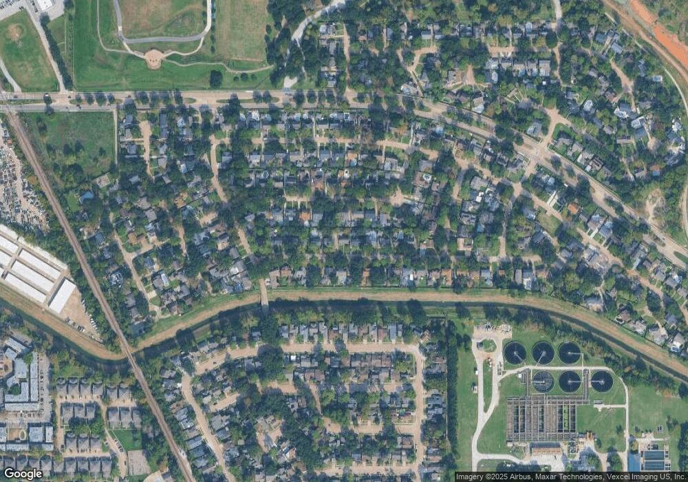 5032 Oak Shadows Dr, Houston, TX 77091 - photo 1