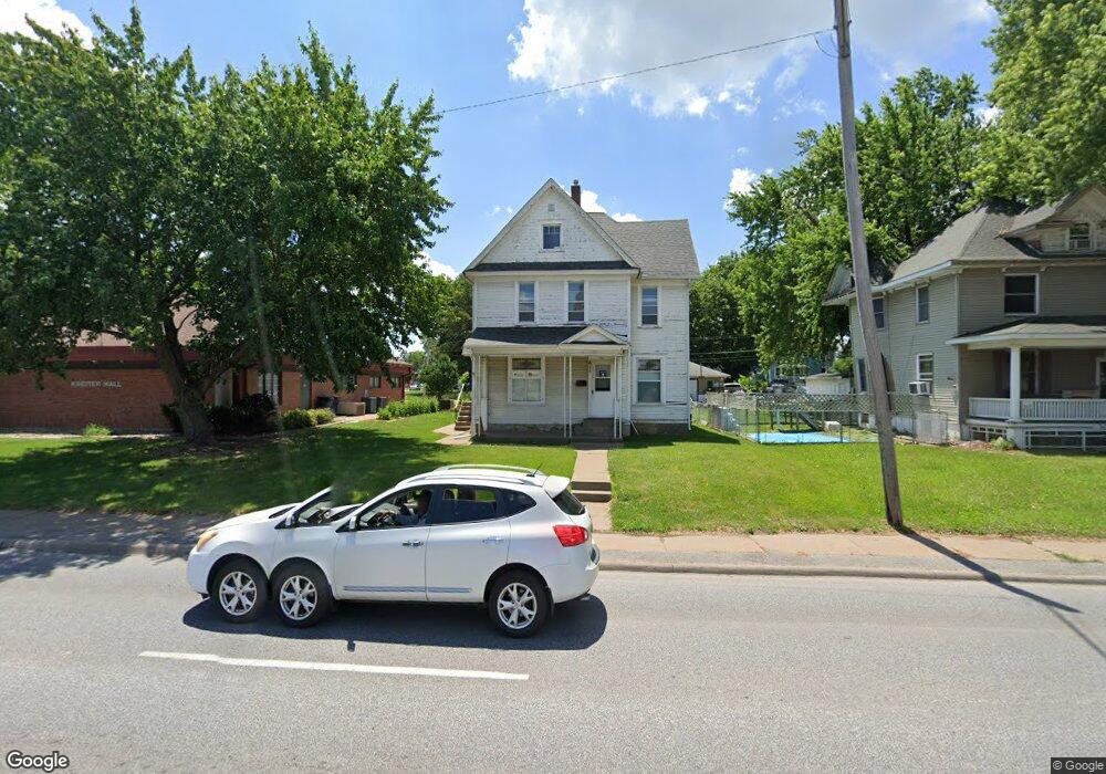 411 W Locust St, Davenport, IA 52803 - photo 1