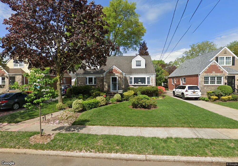 29 Elton Rd N, Garden City, NY 11530 - photo 1