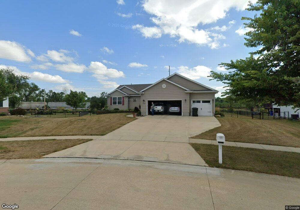 3529 Prairie Creek Rd SW, Cedar Rapids, IA 52404 - photo 1