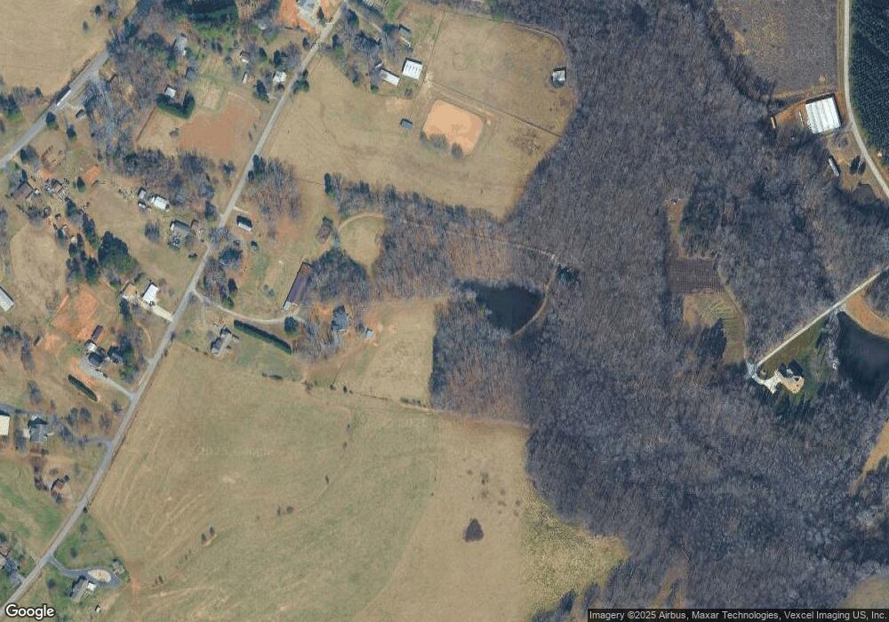 188 Oak Forest Dr, Statesville, NC 28625 - photo 1