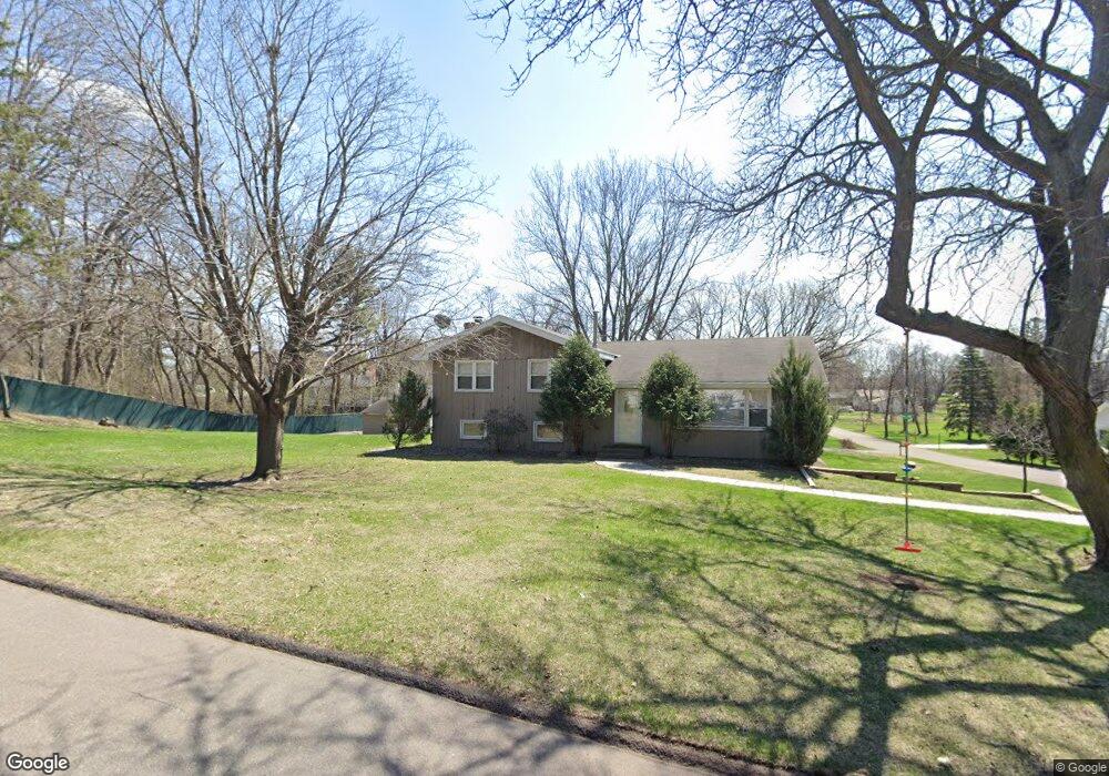 18401 Hanus Rd, Minnetonka, MN 55345 - photo 1