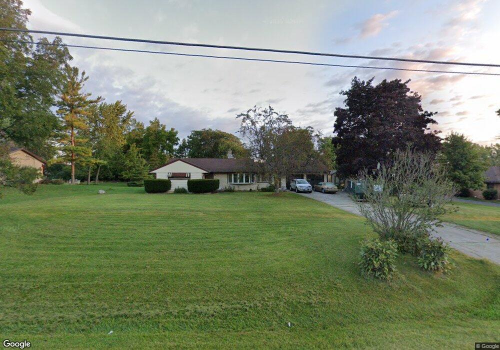 N81W16140 Robinhood Dr, Menomonee Falls, WI 53051 - photo 1