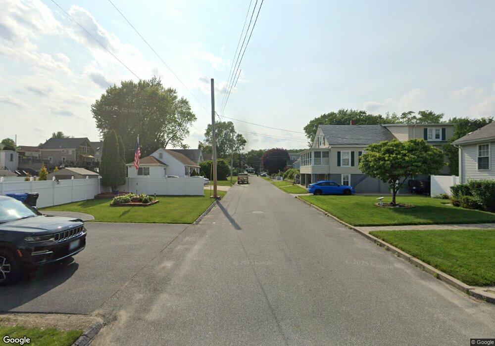 1541 Beacon St, Cranston, RI 02910 - photo 1