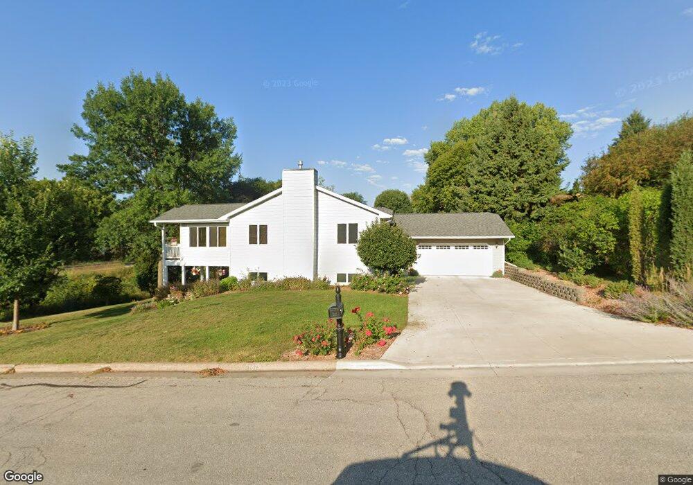 1419 Skyline Dr, Winona, MN 55987 - photo 1