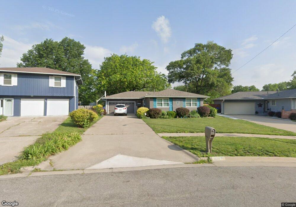 4034 SW 35th St, Topeka, KS 66614 - photo 1