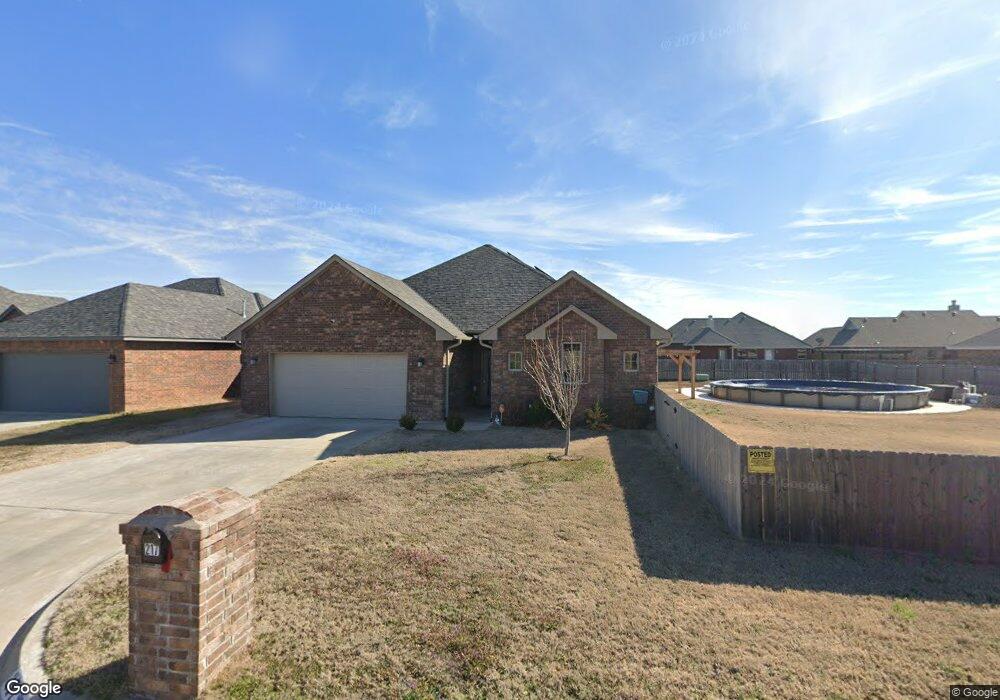 217 NW Granite Ave, Cache, OK 73527 - photo 1