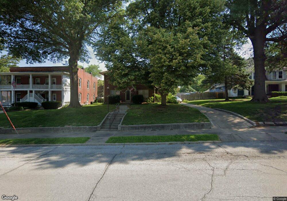 305 W Clarinda Ave, Shenandoah, IA 51601 - photo 1