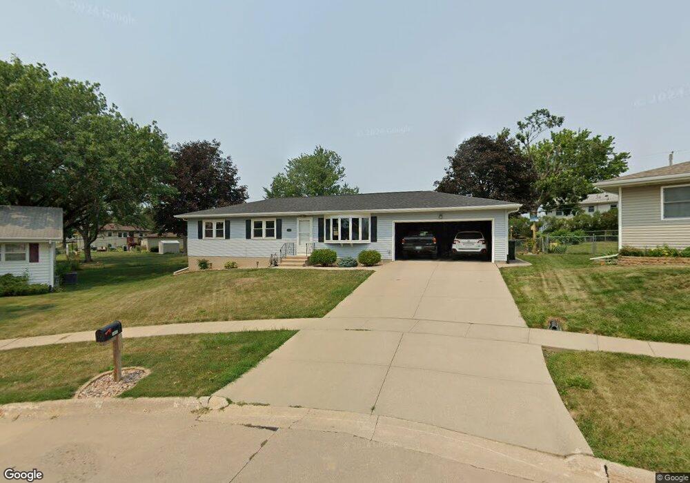 3442 Adeline Ct SW, Cedar Rapids, IA 52404 - photo 1