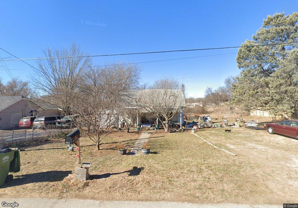 301 N Birch St, Springtown, TX 76082 - photo 1
