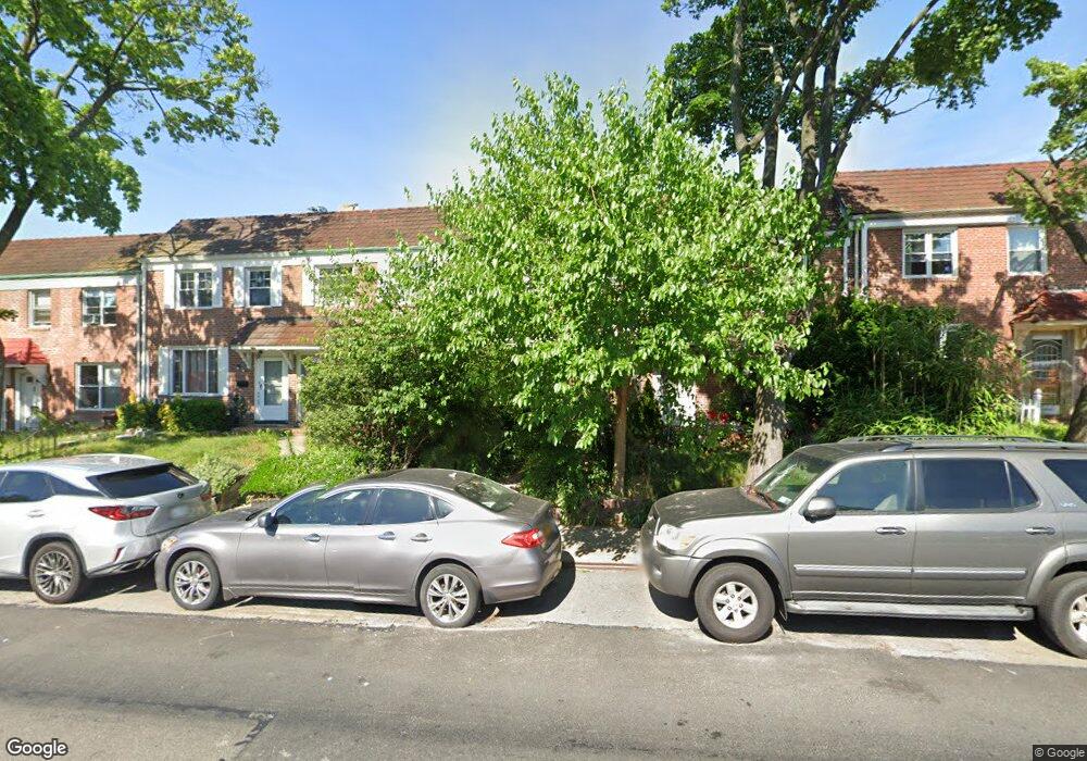 7539 Utopia Pkwy, Fresh Meadows, NY 11366 - photo 1