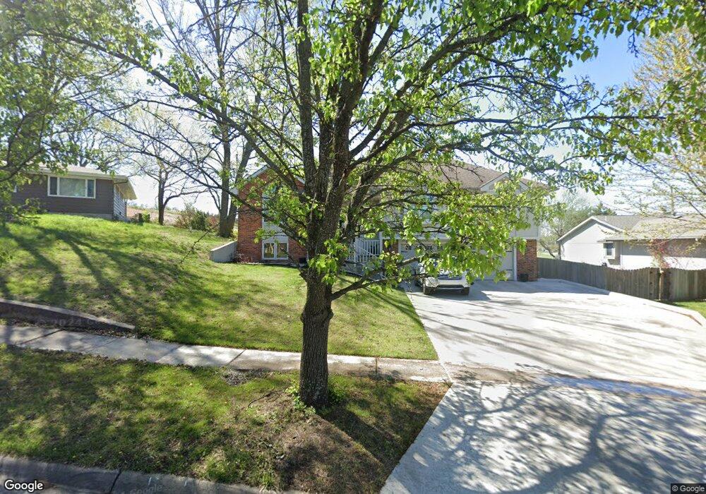 5115 SW 34th St, Topeka, KS 66614 - photo 1