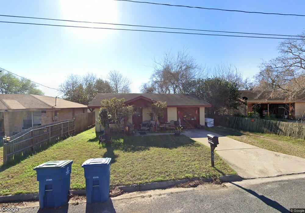 1511 N Avenue D, Beeville, TX 78102 - photo 1